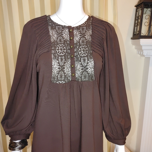 BCBGMAXAZRIA BISHOP SLEEVE DRESS, BROWN XS - Picture 3 of 7